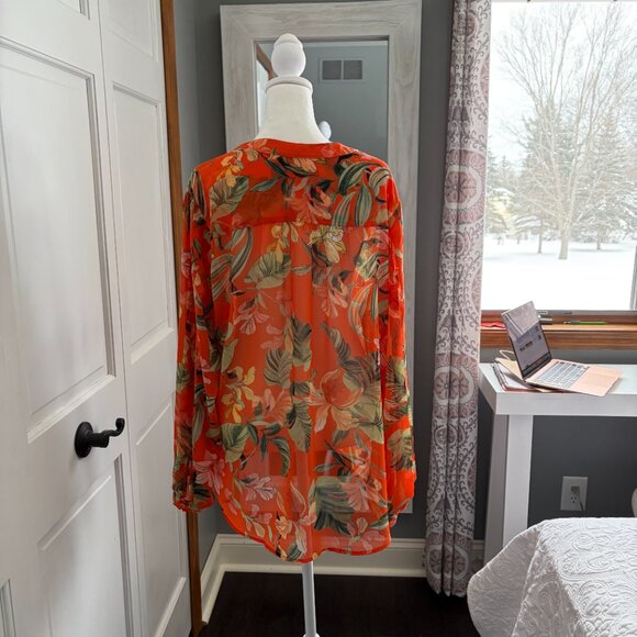 Chico's Size 14 Orchid Pleated Sleeve Blouse, Like New, Sheer, Lightweight - Picture 4 of 9